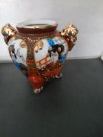 Satsuma Porzellan kl. Vase aus Japan Nordrhein-Westfalen - Grevenbroich Vorschau