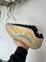 Yeezy 700 V3 Safflower - Gr. 44 2/3 Nordrhein-Westfalen - Herne Vorschau