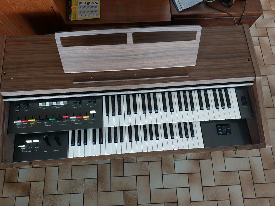 Yamaha Electone Model B-5BR elektronische Orgel in Waldsassen