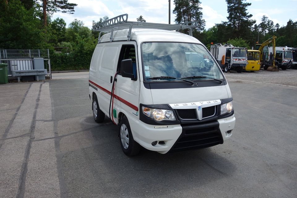 Piaggio Porter Electric  Kastenwagen Elektro Dachträger inkl.MWST in Wendelstein