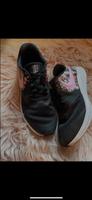 Nike Blümchen Schuhe Gr. 39 Niedersachsen - Seesen Vorschau