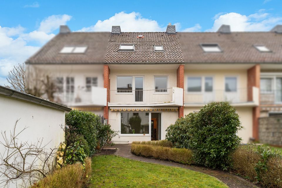 Bremen-Lesum: Solides Reihenmittelhaus mit Garten, Vollkeller und Garage in guter Lage in Bremen