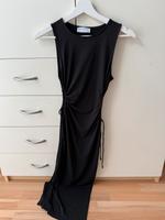 Bershka sommerliches Midi Kleid Cut-Outs Größe XS schwarz Bayern - Würzburg Vorschau