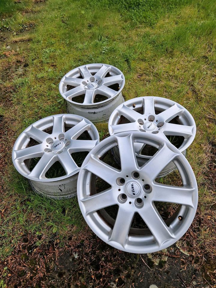 4 x RIAL Alufelgen 17 " x 7,5 J in Hildesheim