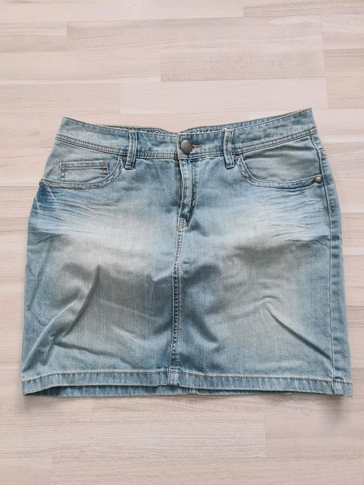 Esprit Jeans Minirock Gr. W33 in Frankfurt am Main