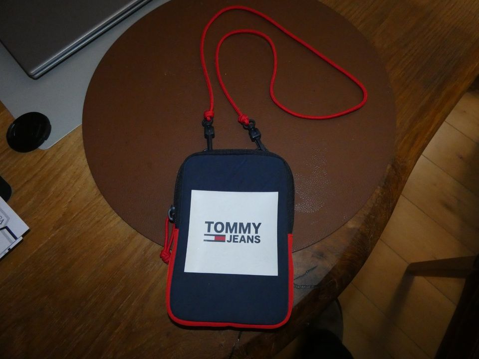 Tommy Jeans Tasche / Neu / unbenutzt in Hanstedt