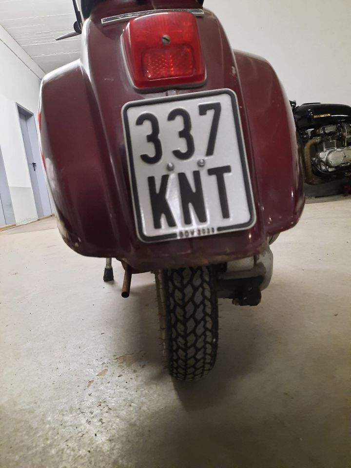 Vespa V50 Amaranto BJ 1974 in Regensburg