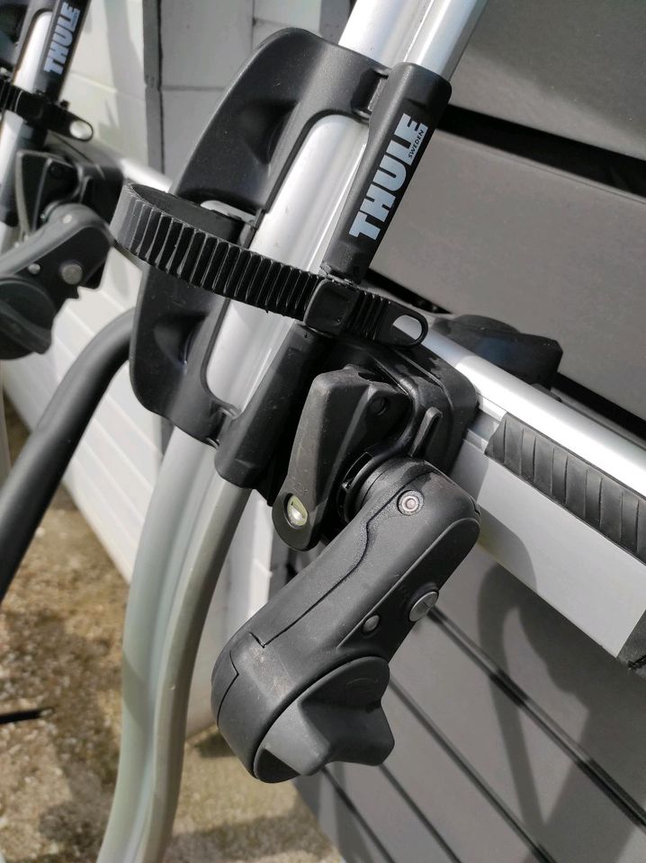 Thule Wingbar 118 Fußsatz 757 + 3x ProRide Fahrradträger in Antrifttal