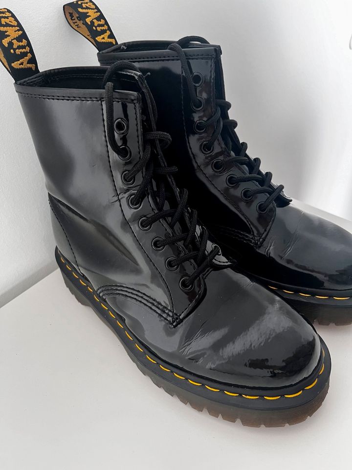 Doc Martens glänzend in Berlin