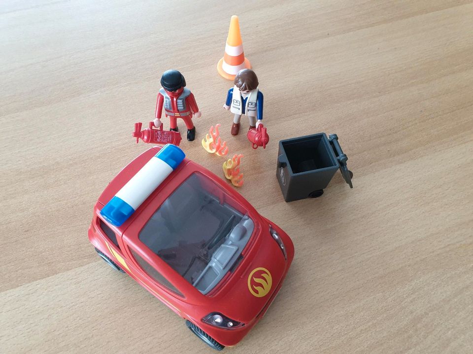 Feuerwehr Auto mit Zubehör von Playmobil in Schwanewede