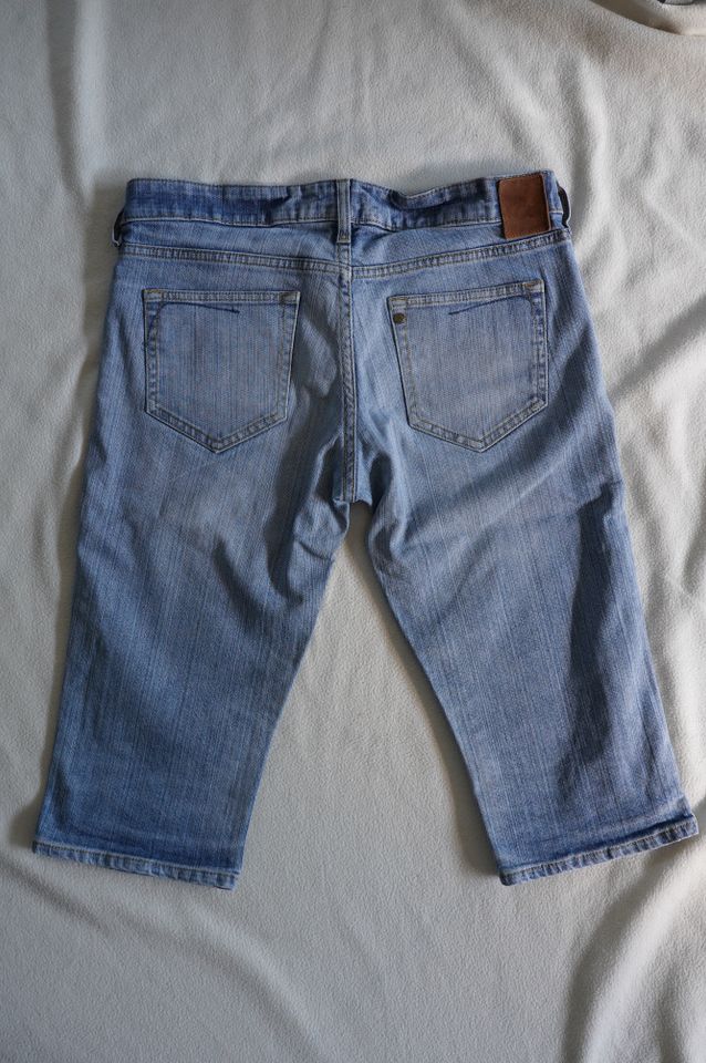 H&M Damen-Shorts knielang Gr. 31 denimblau in München