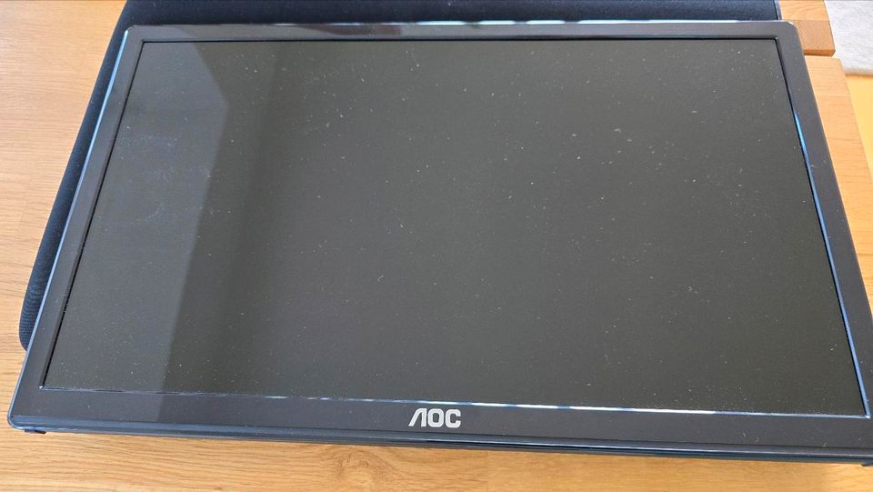 AOC USB LCD Monitor E1759FWU mit Tasche und Kabel in München