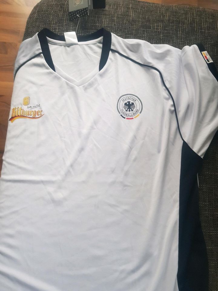 Bitburger Deutschland fan Trikot Unterschrift auf der Rückseite in Plaidt