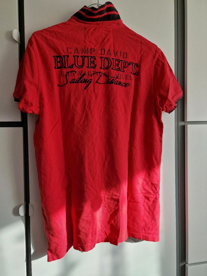 Rotes Camp David T-shirt in Berlin