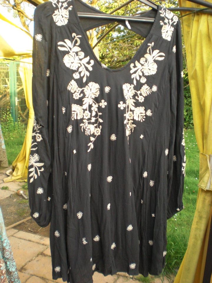 Free People Dress Kleid schwarz mit Stickerei M Tunika in Neunkirchen-Seelscheid