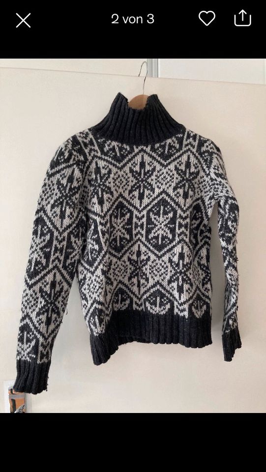 Kleiderpaket Pullover Gr. 36 in Maisach