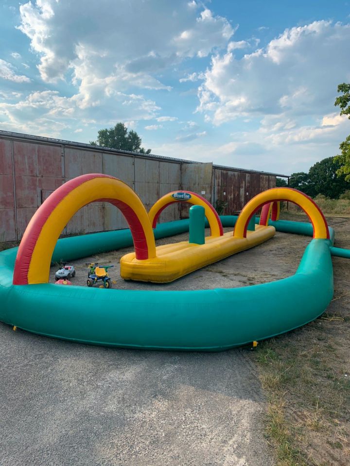 Kartbahn Kinderperkure Hüpfburg Spielstrasse Buggystrecke Geb.Tag in Berlin