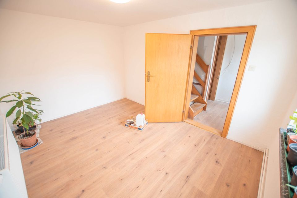 Frisch sanierte Dachgeschoss-Wohnung in Coppenbrügge - friedliches Wohnen in Bessingen! in Coppenbrügge