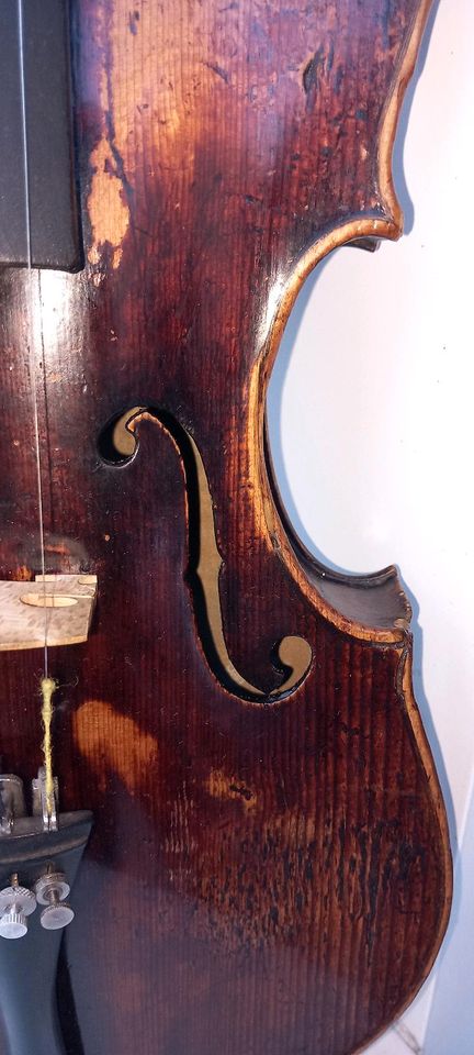 Alte Geige Mit Zettel in Hannover