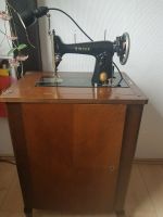 Antike Singer Nähmaschine in Schrank aus den 1950er Jahren Hannover - Misburg-Anderten Vorschau