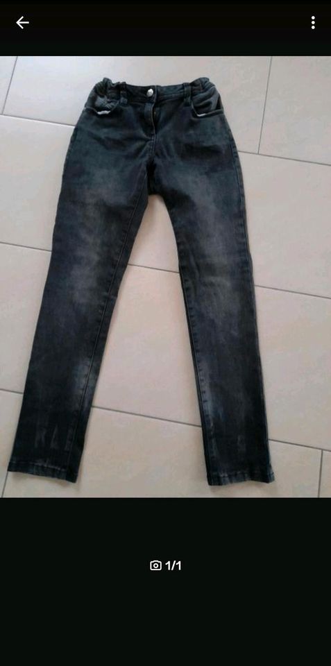 s.oliver Jeans big Gr. 152 in Laufach