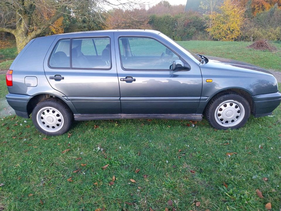 Golf 3, automatik, 1.8l Benzin, 90ps, 2.Hand. 05/1996 top in Lübeck