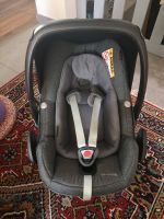 Maxi Cosi Babyschale Pebble Plus in Grau mit Punkten Frankfurt am Main - Oberrad Vorschau