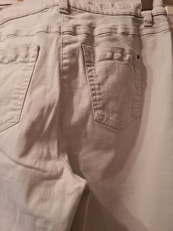 Gerrry  Weber Jeans beige Lang Gr .40 Romy in Wasserburg am Inn