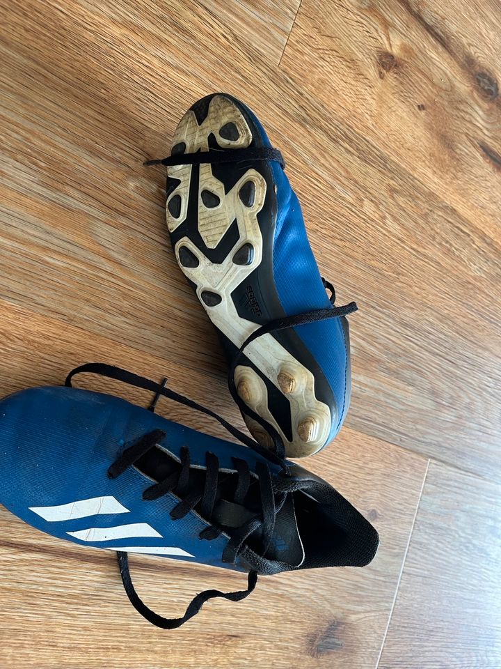 Fußballschuhe Adidas in Nahe