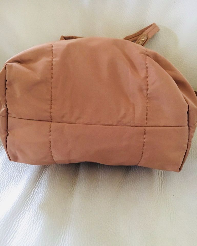 Zara Tasche Henkeltsche Umhängetasche neu beige in Berlin