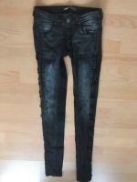 Graue Jeans mit Schnürung von Bershka, grau schwarz silber Baden-Württemberg - Mietingen Vorschau