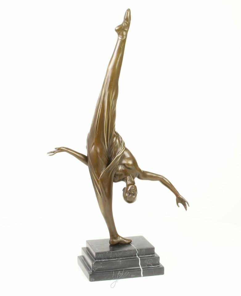 zauberhafte Bronzefigur Balletttänzerin, Bronzeskulptur in Centrum