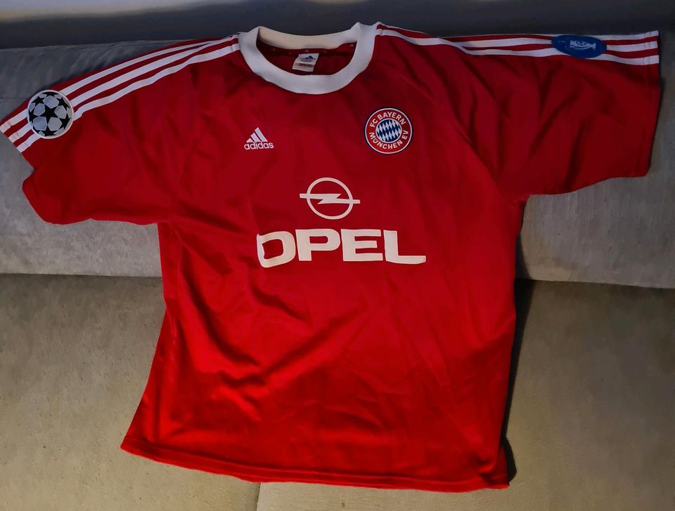 FC Bayern CL Trikot in Tökendorf