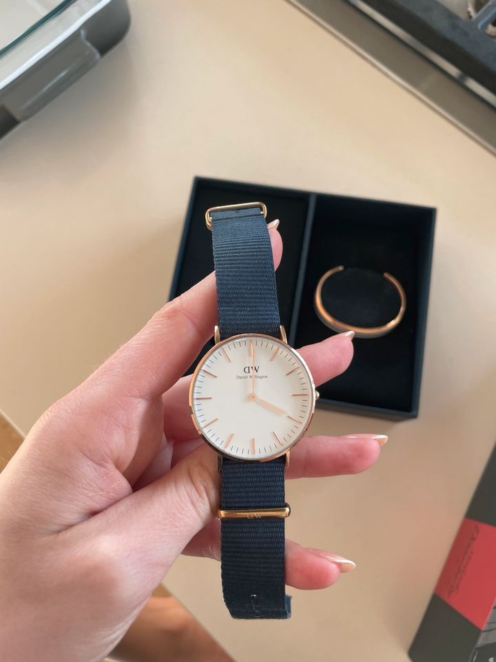 Daniel Wellington Uhr Set (Damen) in Stuttgart