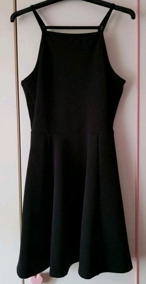 Schlichtes schwarzes Kleid Gr.38 *NEU* in Leipzig