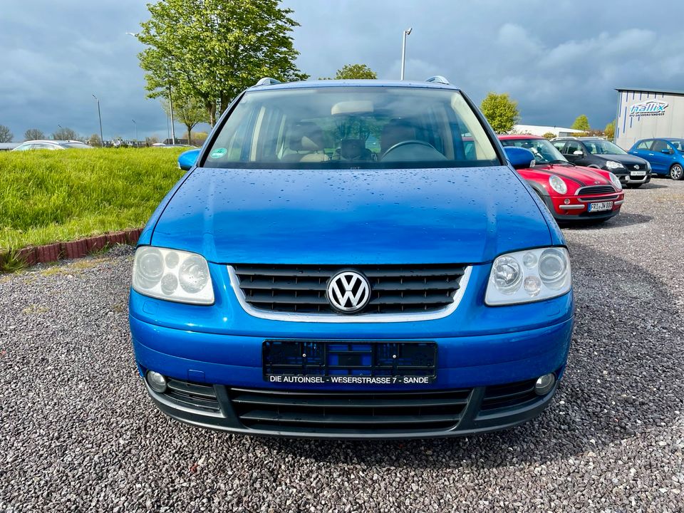 VW Touran Highline 2.0 TDI DSG (Automatik) in Sande