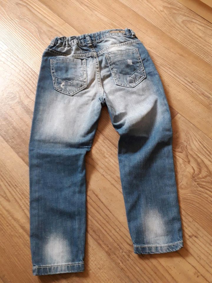 Coole destroyed Mädchen Jeans Gr.116 von Reserved vintage Style in Filderstadt