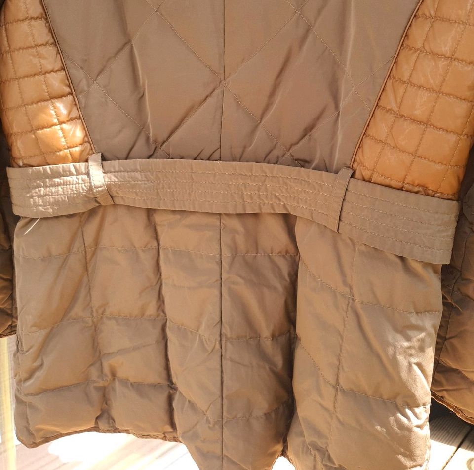 Gr. 36 / Bogner Jacke mit Gold Schimmer in Fellbach