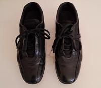 Original Prada Damen Schuhe Sneaker Gr. 37 sportliche Eleganz Nordrhein-Westfalen - Moers Vorschau