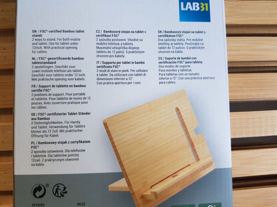 Tabletständer und Kochbuchhalter aus Bambus Holz in Usingen