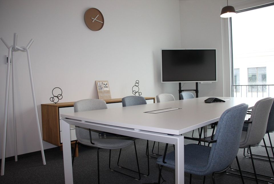 Buchen Sie einen reservierten Coworking-Arbeitsplatz oder Hot Desk in Regus Doernberg in Regensburg