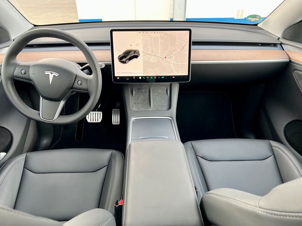 Tesla Model Y Performance in Braunschweig