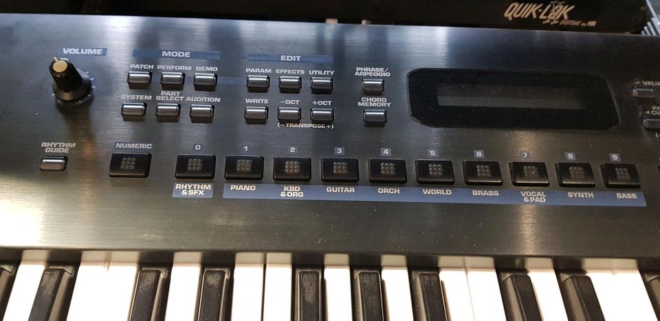 Roland Juno D Keyboard Synthesizer 61-Tasten in Aachen