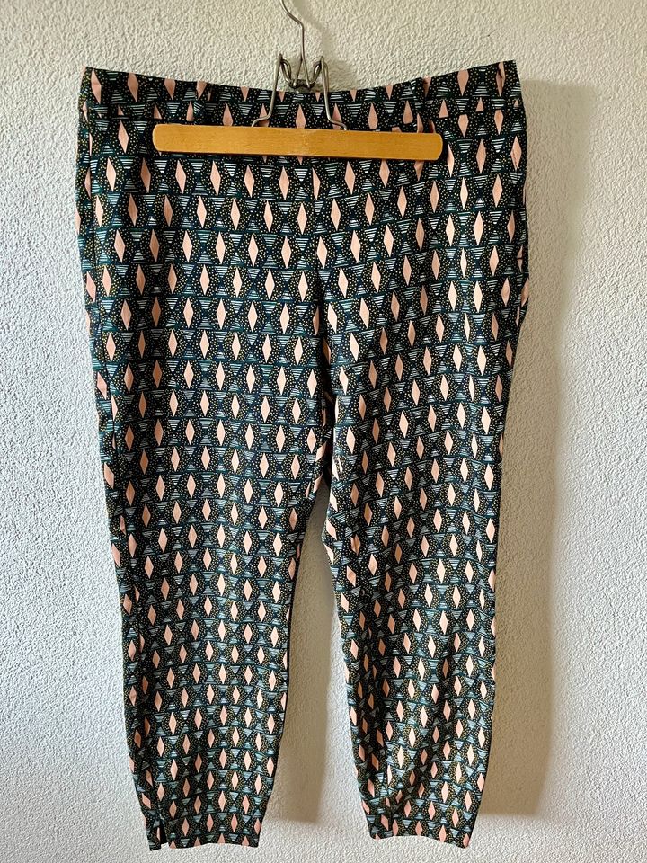 Gemusterte Stoffhose von H&M in Gr. 36 in Fahrenbach