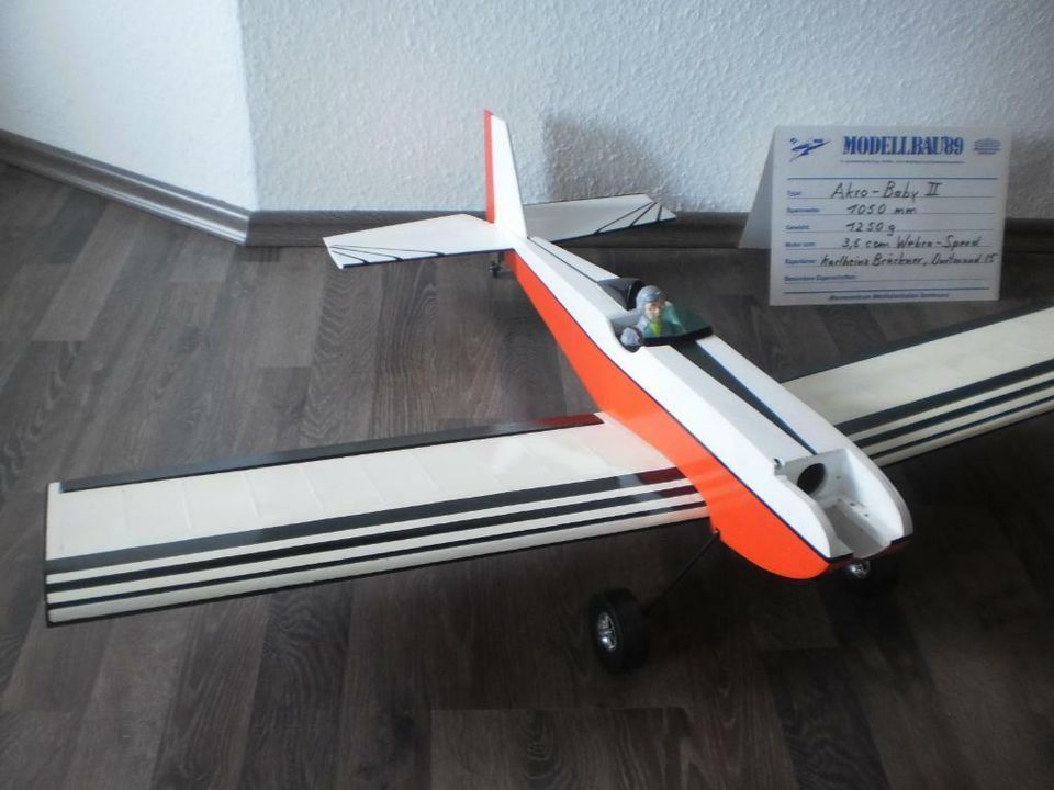 Modellflugzeug ca. 33 Jahre alt Motormodell Akro Baby II u. Servo in Castrop-Rauxel