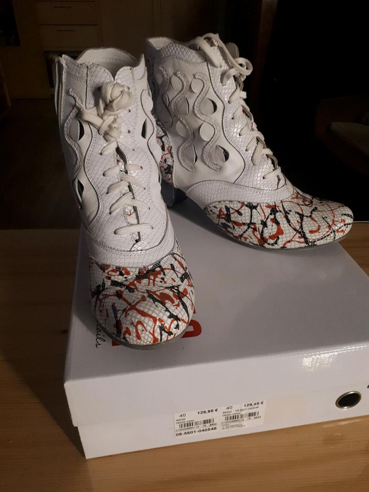 Stiefel Designer neuwertig Gr.40 in Dresden