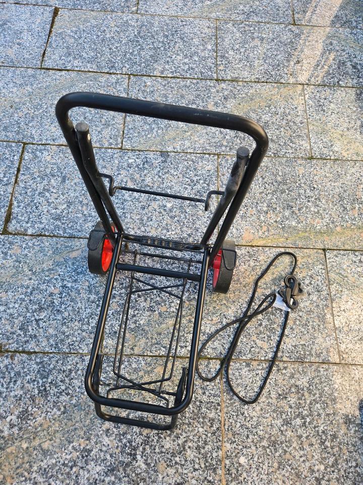 Sackkarre Spapelkarre Klappbar  sehr Stabil VB 25 Euro  Siegen in Siegen