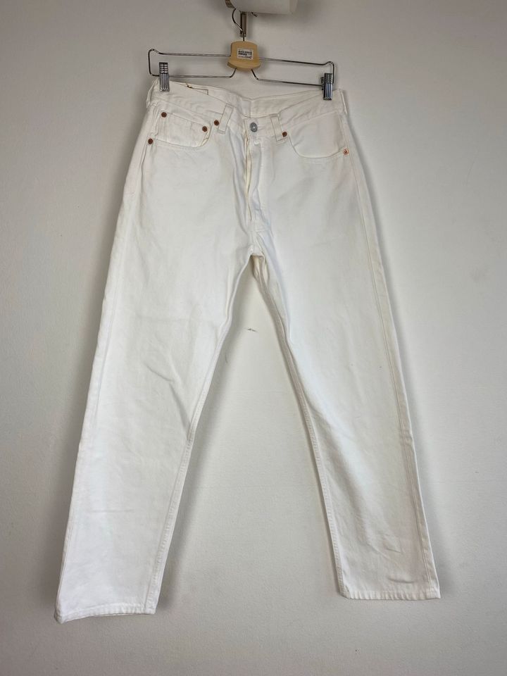 Vintage Levi's 501 Made in USA Herren Weiß Jeans W32 L30 in  Friedrichshain-Kreuzberg - Kreuzberg | eBay Kleinanzeigen ist jetzt  Kleinanzeigen