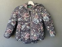 BENETTON Mädchenwinterjacke Fb. grau mit Blumen, Gr. S (6-7Jahre) Baden-Württemberg - Reutlingen Vorschau