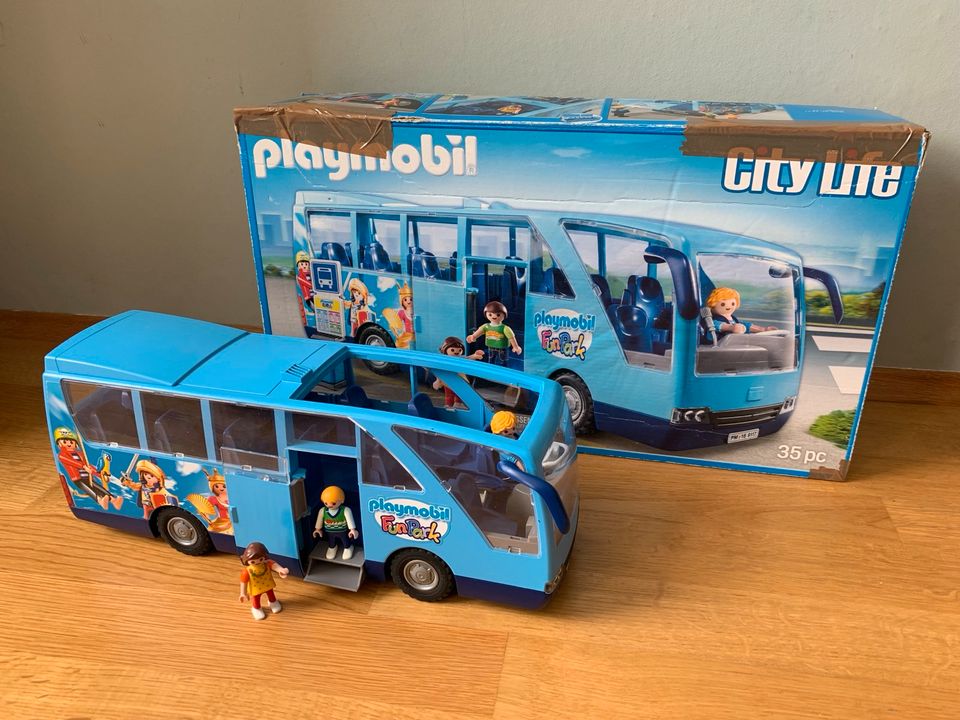 PLAYMOBIL 9117 - City Life - Schulbus Fun Park in München